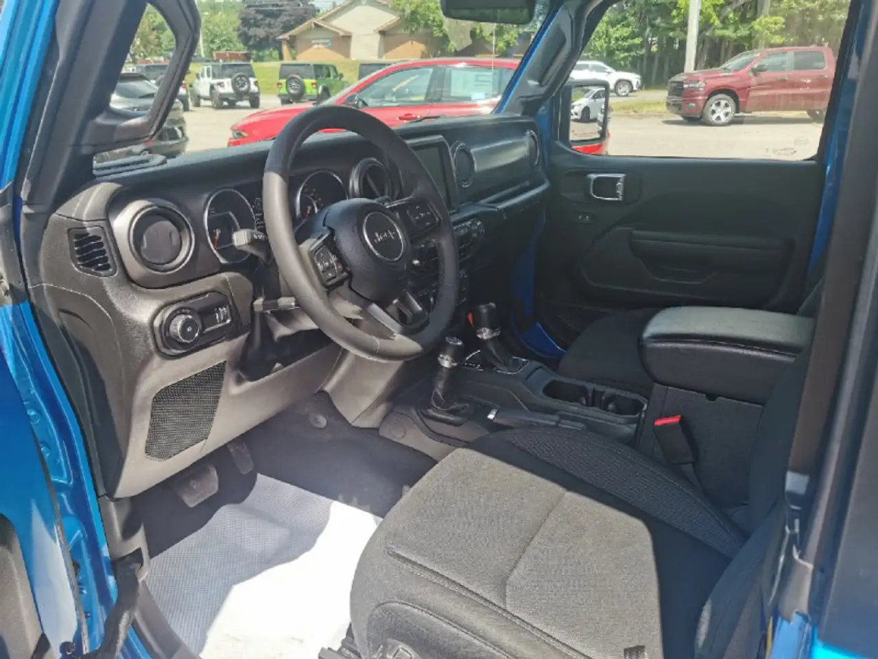 Jeep Wrangler снимка Jeep Wrangler