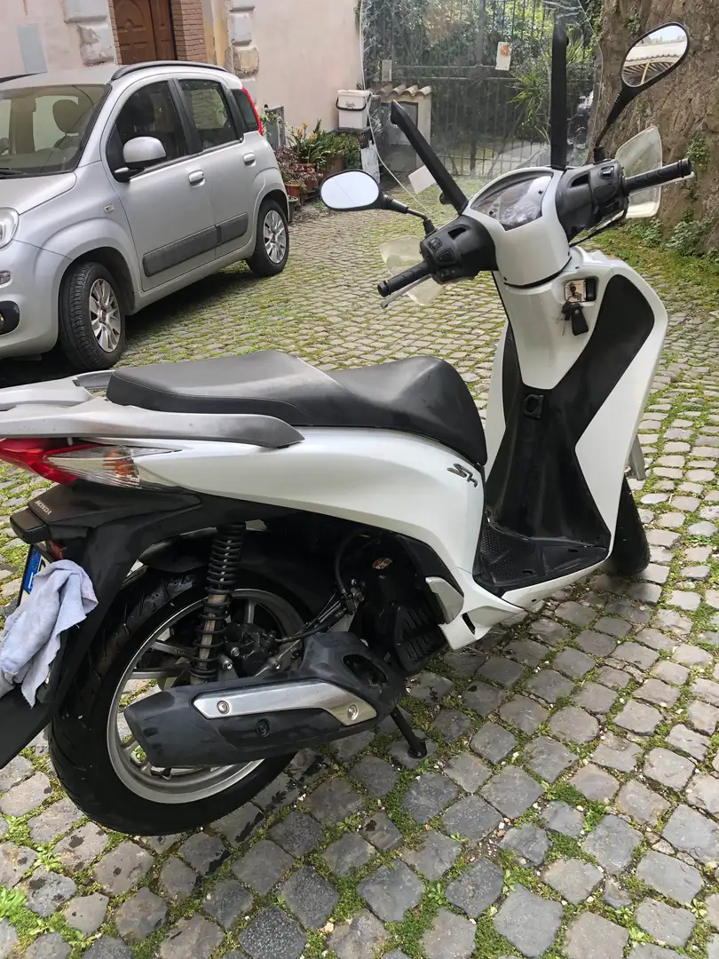 Honda SH 125 Alb - 2