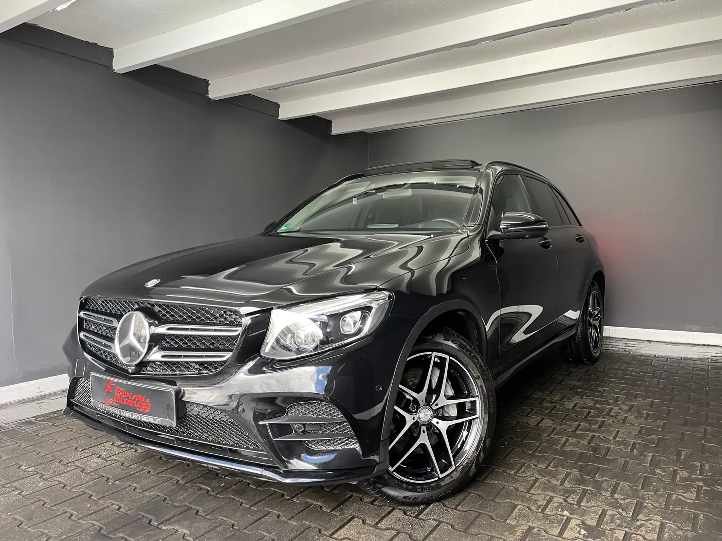 Mercedes-Benz GLC 250 d 4Matic, AMG LINE, PANO, DISTRONIC, 360°, LED Nero - 1