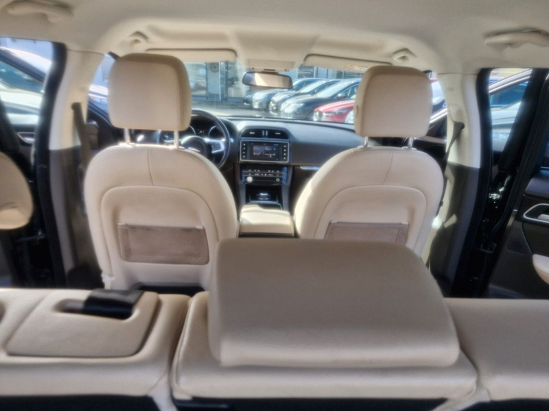 Jaguar F-Pace F-PACE Prestige — photo 13