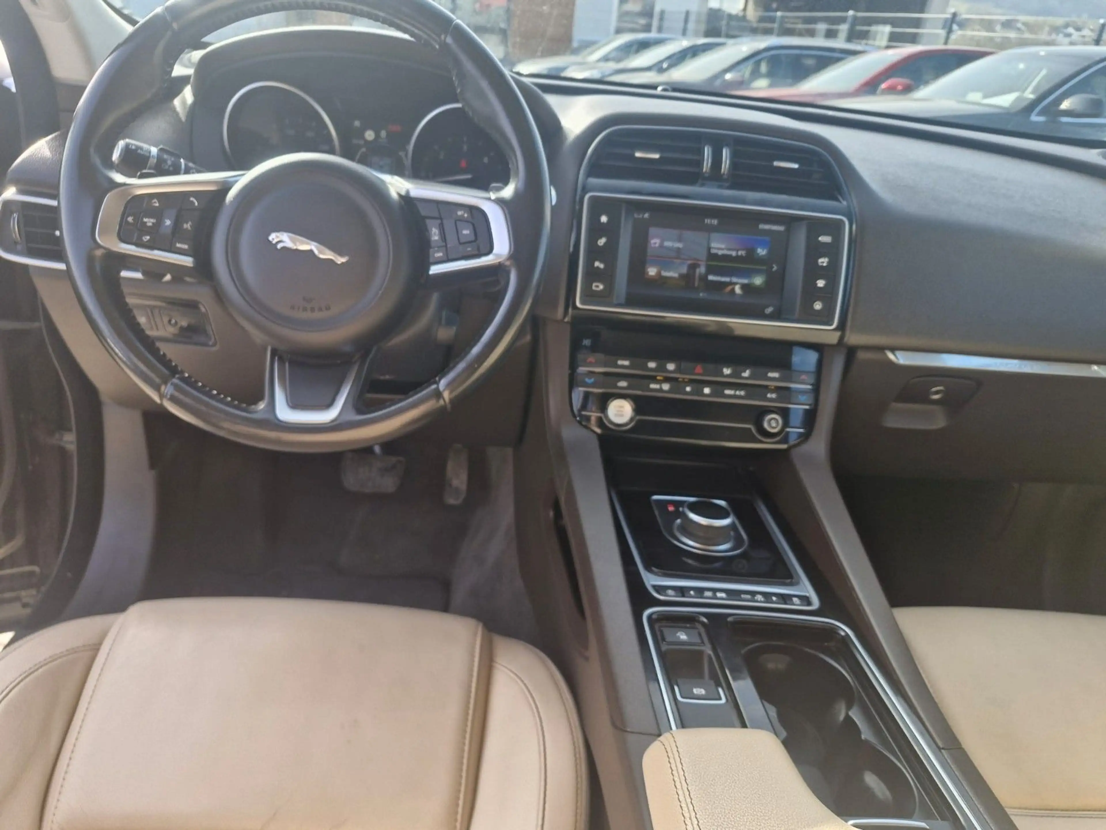 Jaguar F-Pace F-PACE Prestige — photo 14