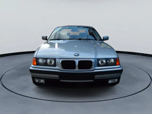 BMW 3 Series view 2