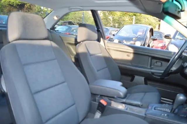 BMW 3 Series view 10