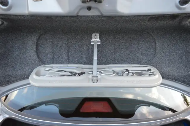BMW 3 Series view 13