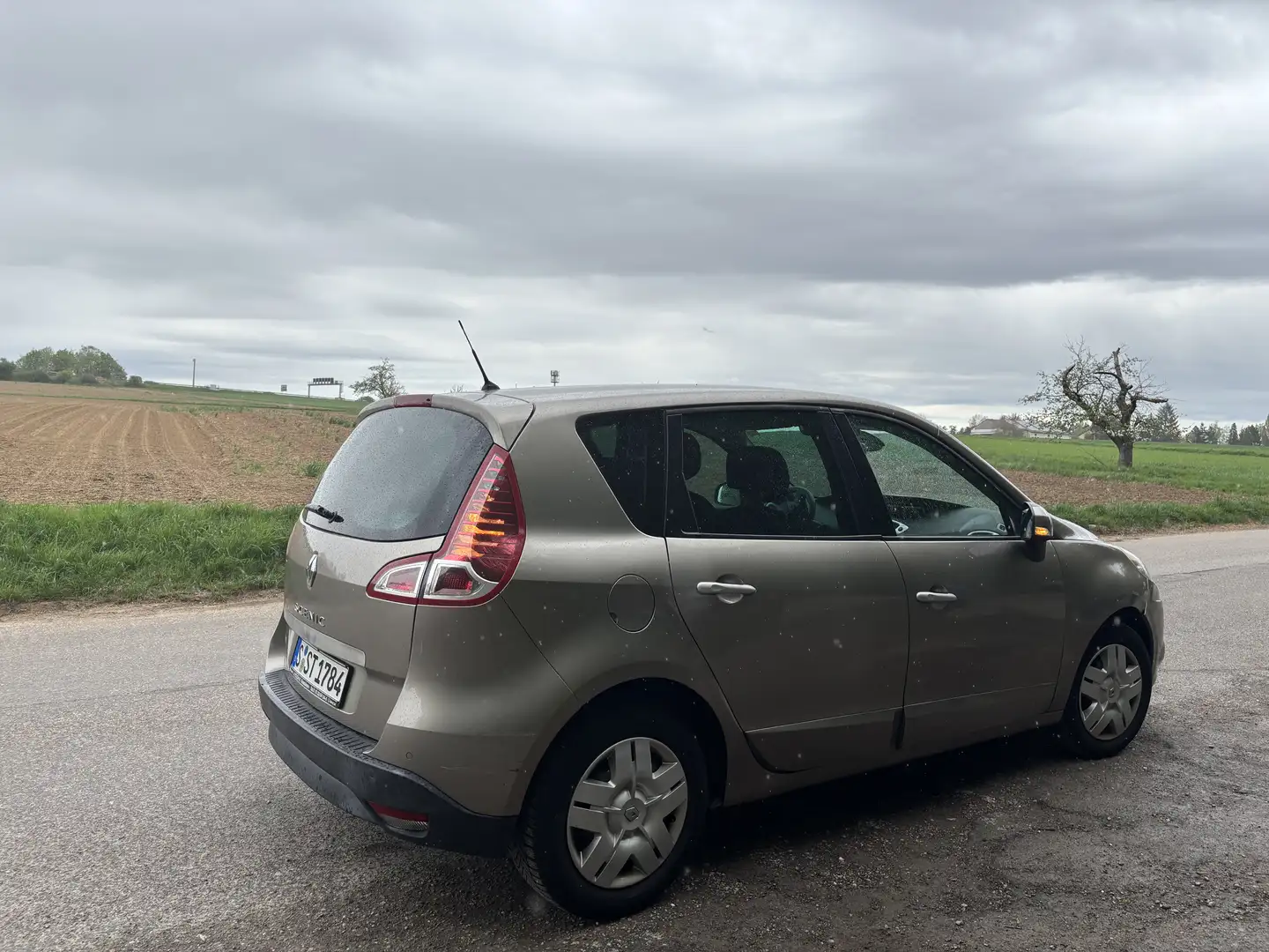 Renault Scenic 2.0 16V 140 CVT Dynamique Or - 1