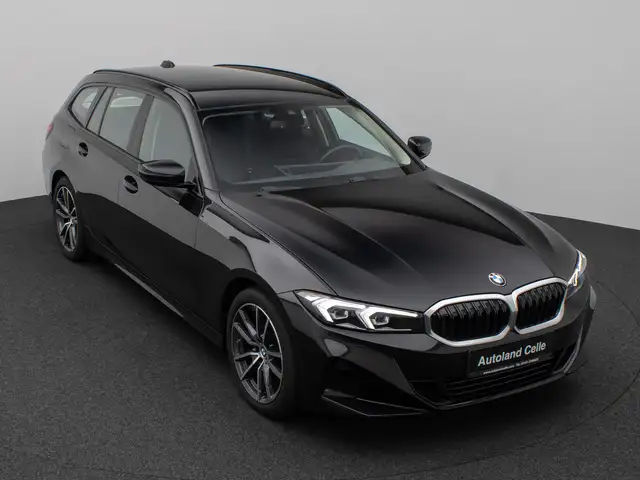 BMW 3 Series view 3