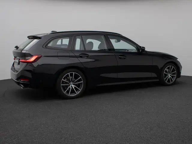 BMW 3 Series view 6
