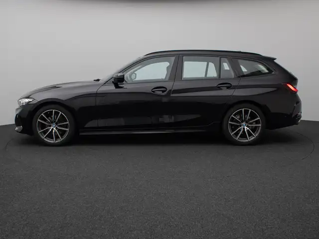 BMW 3 Series view 11