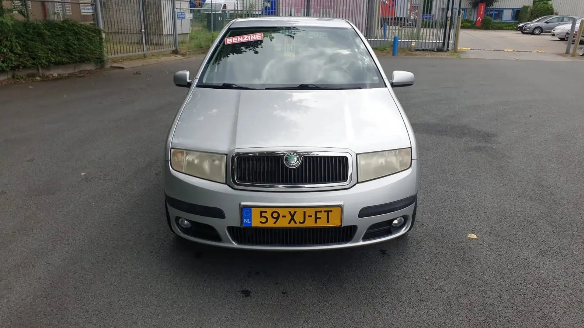 Skoda Fabia 1.4-16V Spirit+ Grijs - 2