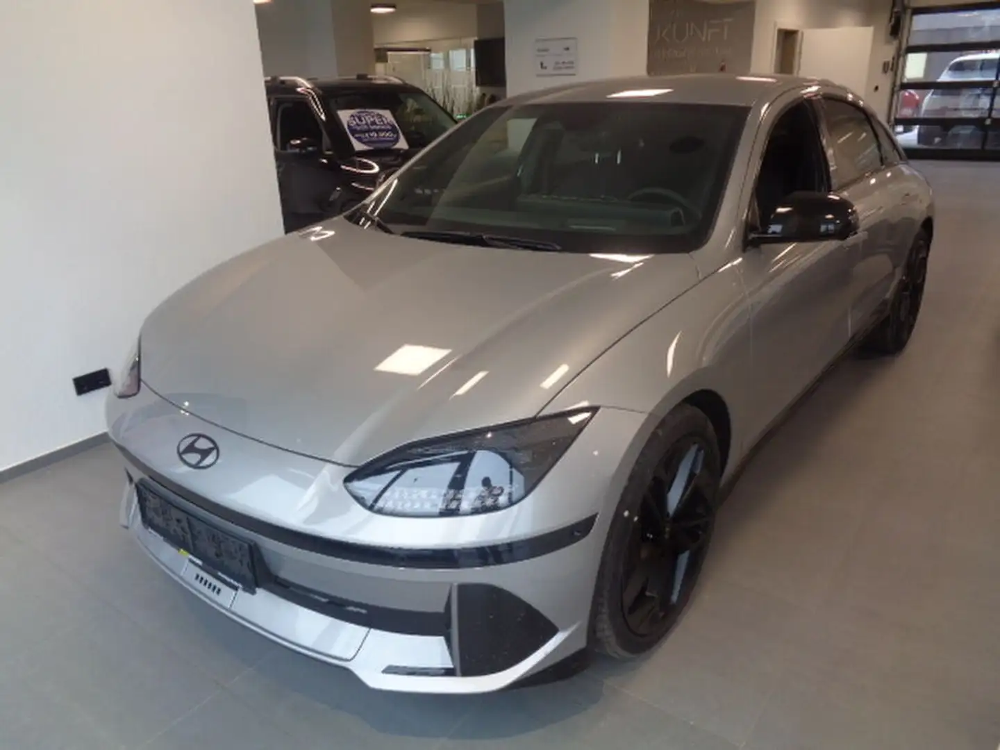 Hyundai IONIQ 6 Elektro 77,4kWh Black Edition Long Range A Silber - 2