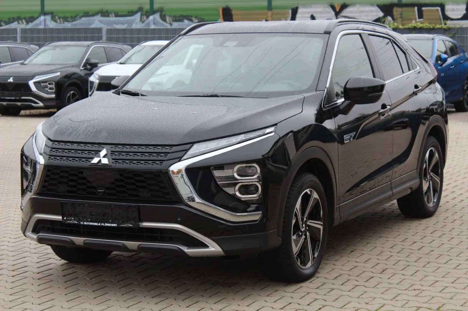 Mitsubishi Eclipse Cross 2.4 Plus 4WD Schwarz - 1