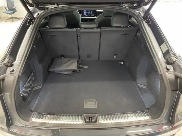 Audi SQ5 view 13