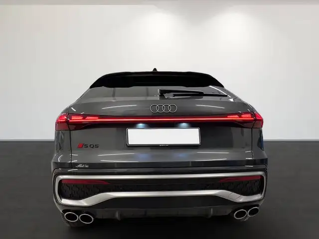 Audi SQ5 view 5