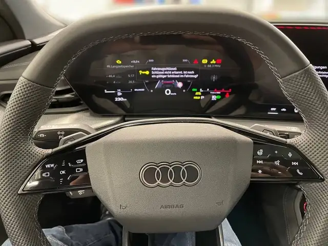 Audi SQ5 view 9