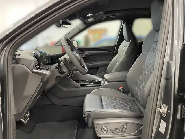 Audi SQ5 view 8