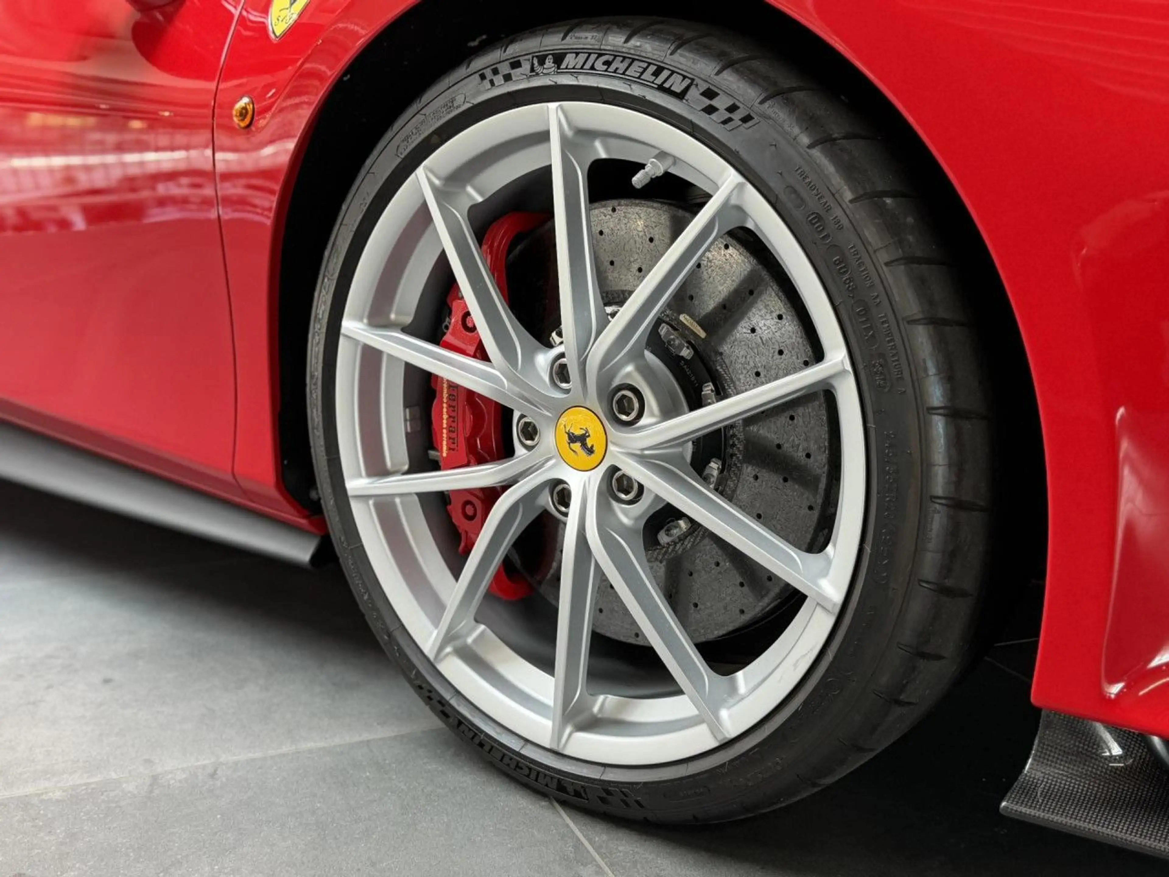 Ferrari 488 PISTA Voll CARBON "Clean Spec." Lift Kamr. — photo 12