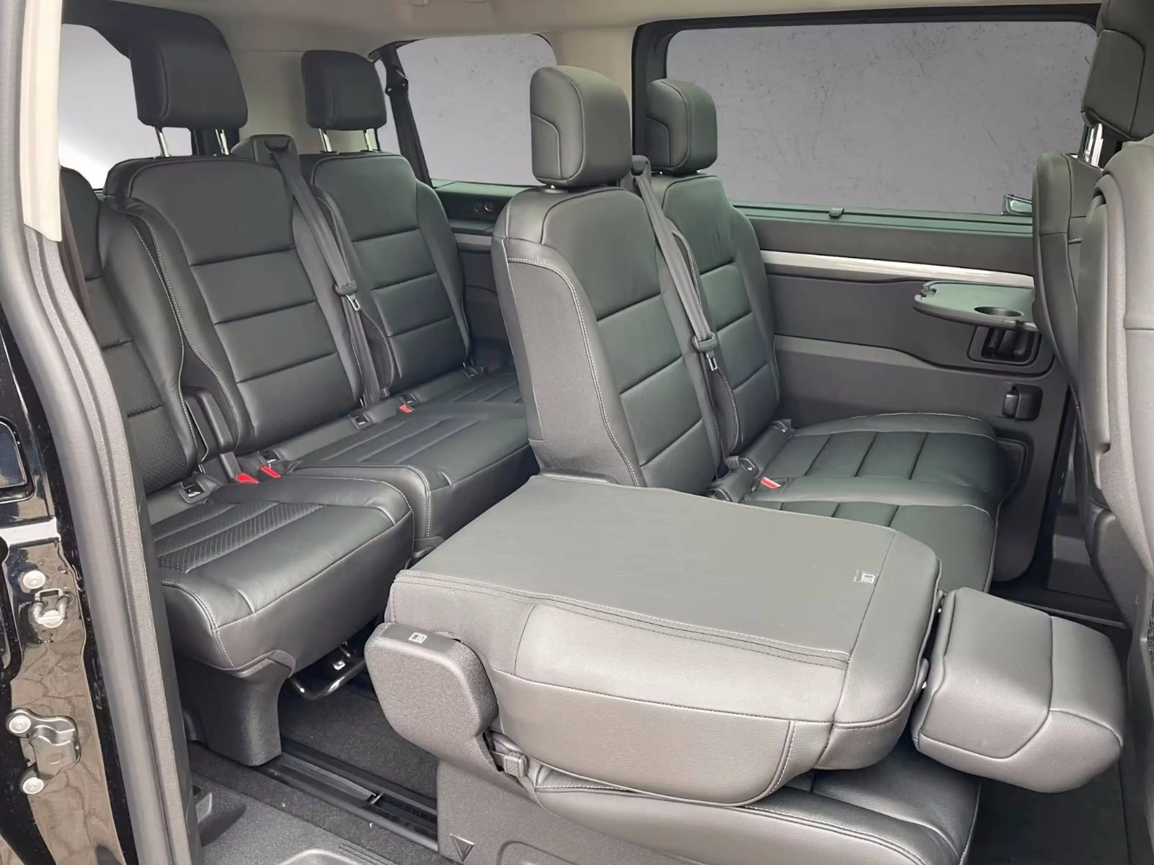 Peugeot Traveller Traveller Diesel 180 L2 2.2 Diesel 180 EAT8 Allure — photo 10