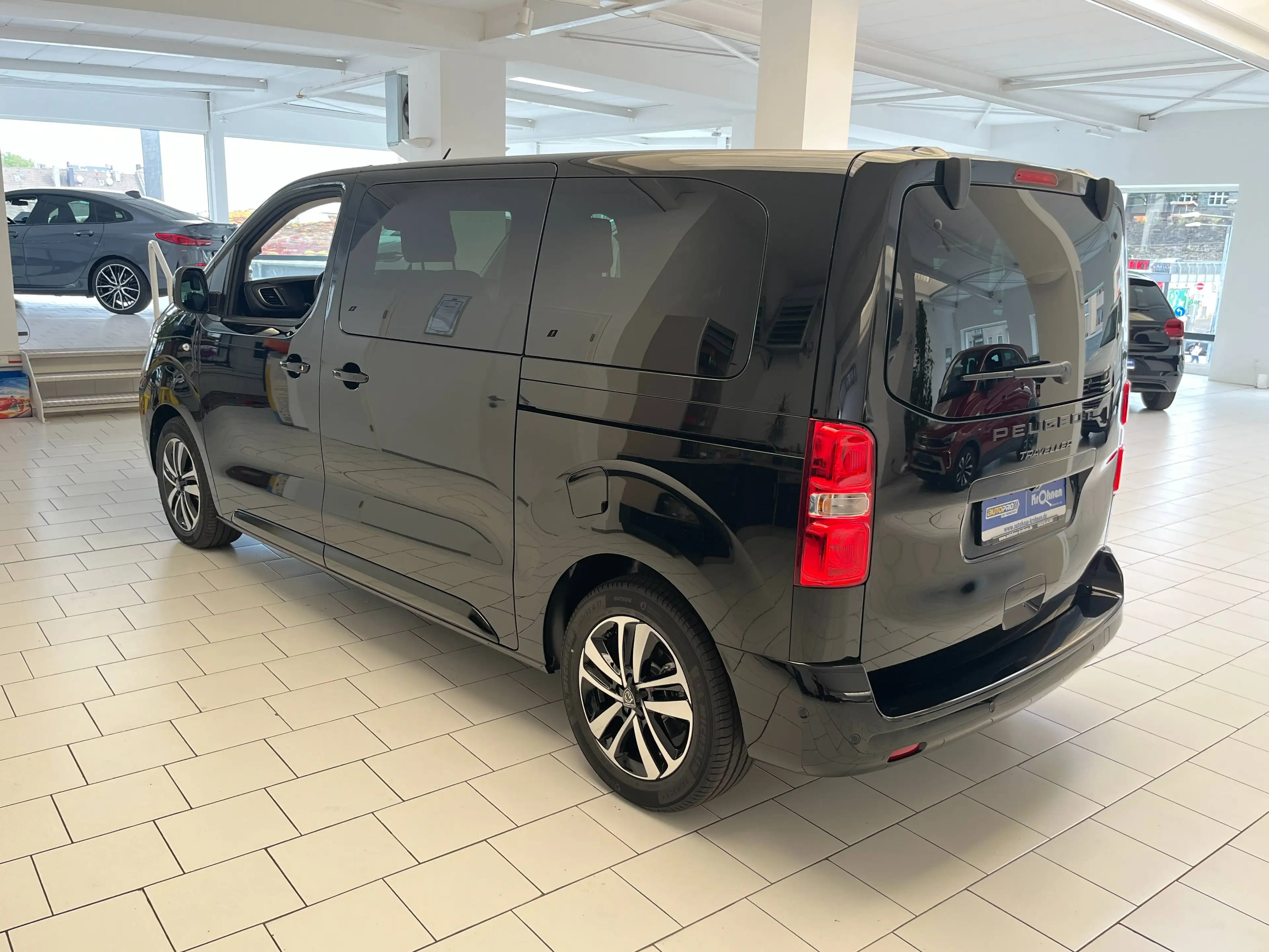 Peugeot Traveller Traveller Diesel 180 L2 2.2 Diesel 180 EAT8 Allure — photo 14