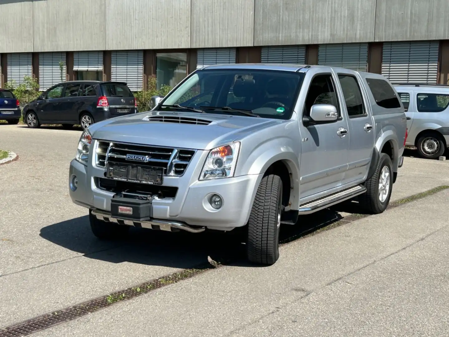 Isuzu D-Max Double Cab 4WD 3.0D AUTOMATIK Silber - 2