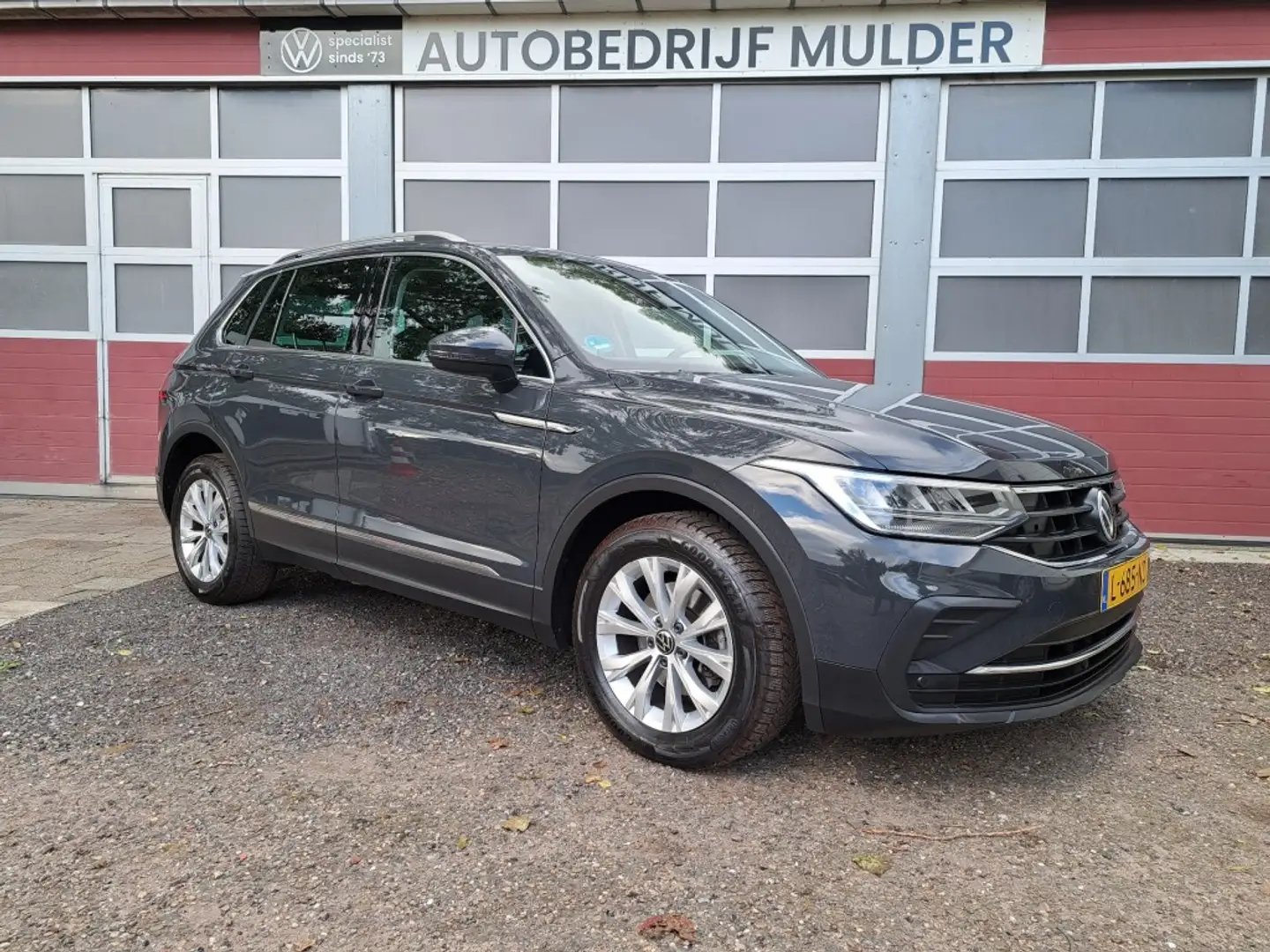 Volkswagen Tiguan 1.5 TSI ACT 150 Pk Highline Business Dsg-7 Stuur + Grijs - 2