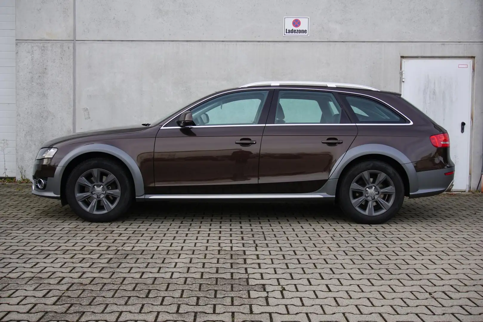 Audi A4 allroad 2.0TFSI quattro SHZ PDC Tempomat Braun - 2