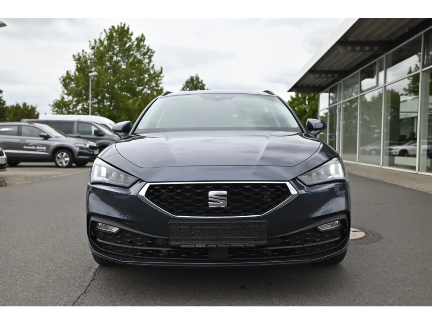 SEAT Leon Sportstourer 2.0 TDI Style Navi LED SHz Tem. Gris - 2