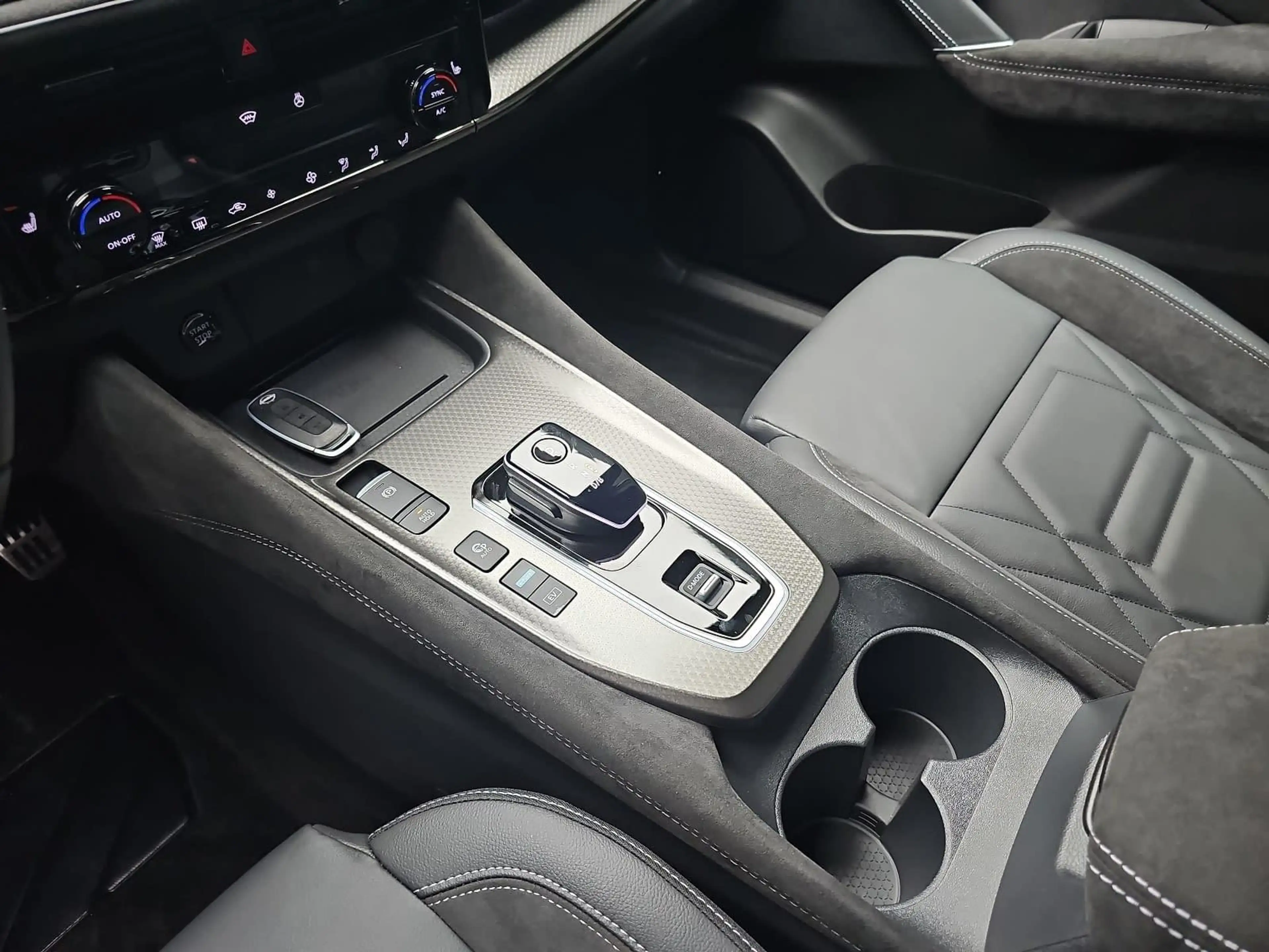 Nissan Qashqai QASHQAI 1.5 VC-T E-POWER AUTO. N-DESIGN KOMFORT PA — photo 13