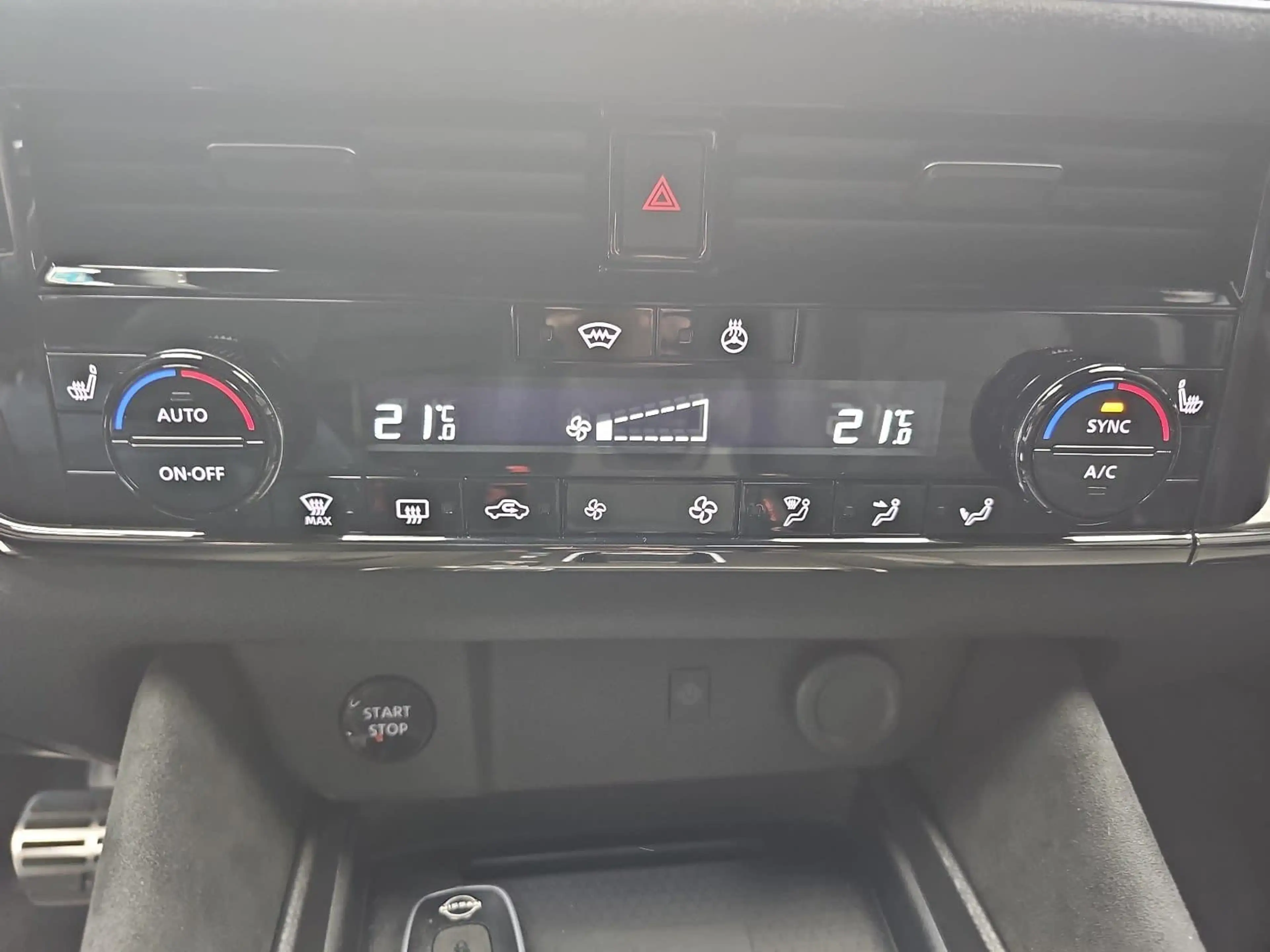 Nissan Qashqai QASHQAI 1.5 VC-T E-POWER AUTO. N-DESIGN KOMFORT PA — photo 12