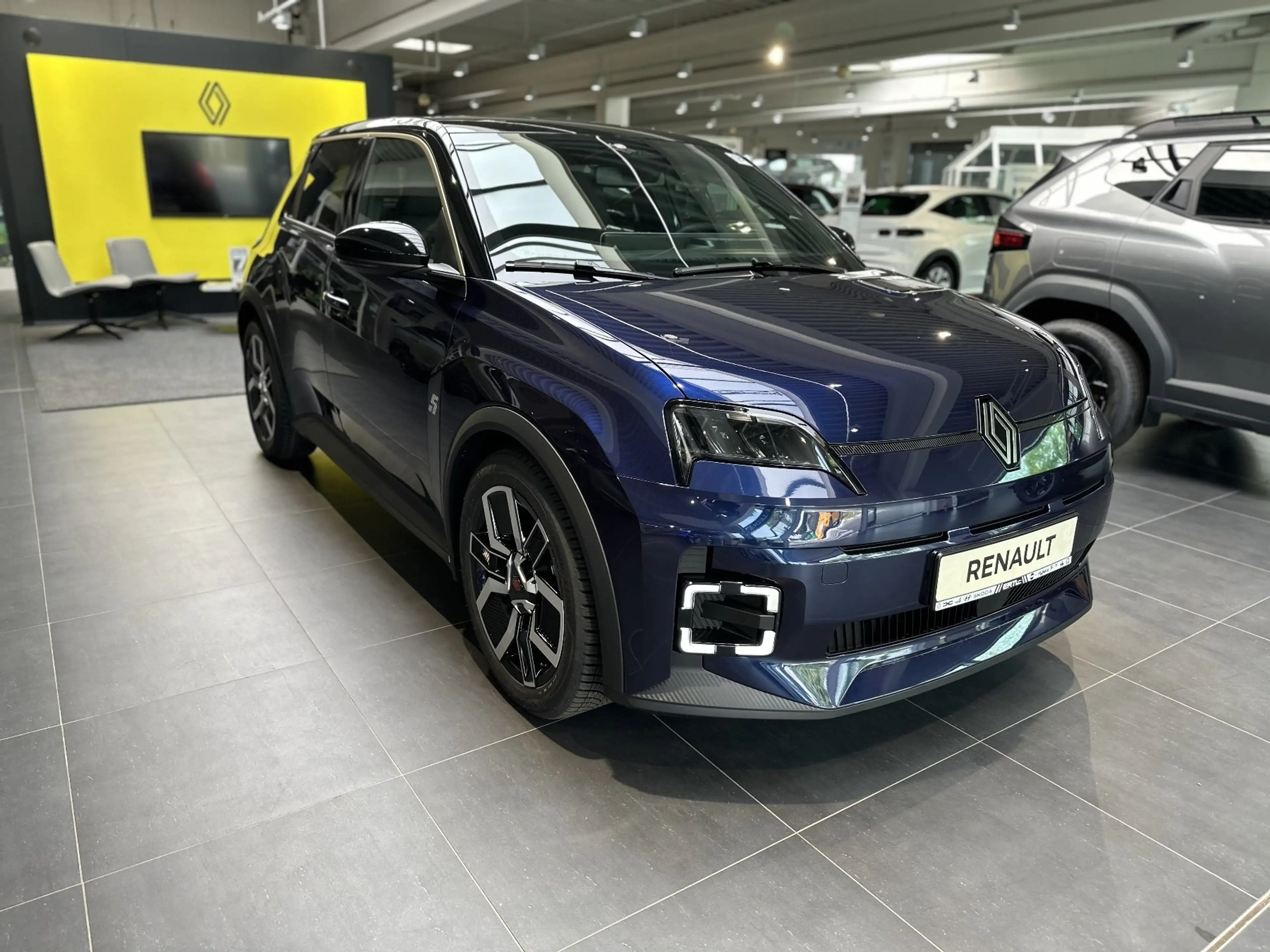 Renault R 5 Techno 120PS Urban Range — photo 5