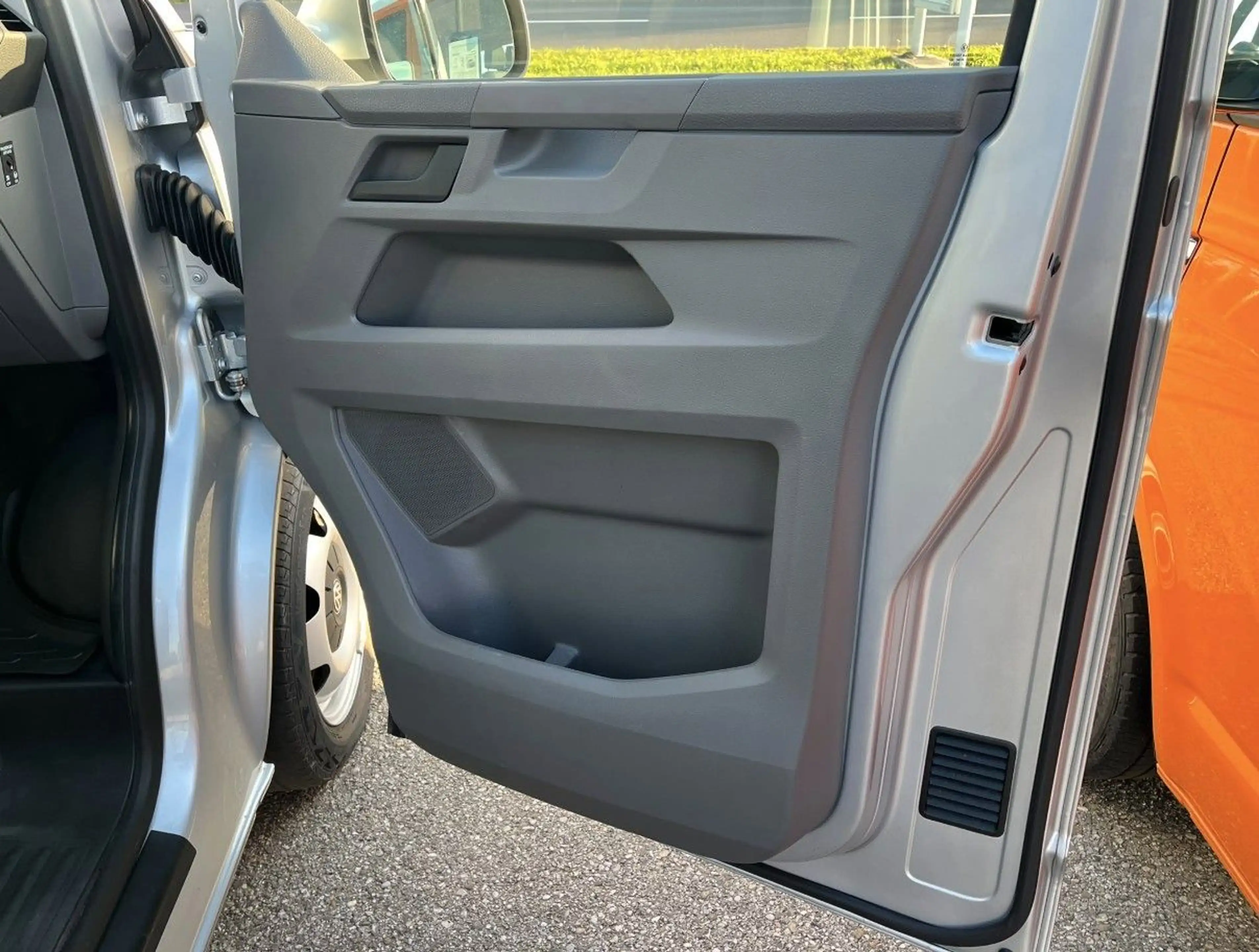 Volkswagen Others T6.1 Carav Comf. DSG 4m StHz 2-Schieb 5-Sitz AHK — photo 24