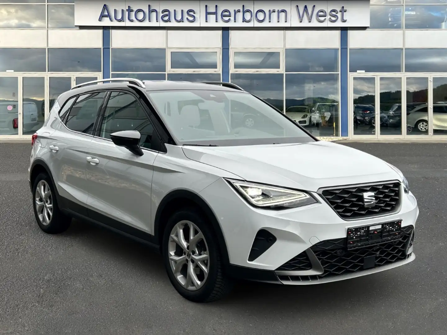 SEAT Arona FR 1.0 TSI LED Navi Alcantara Paket Sitz Paket Din Weiß - 2