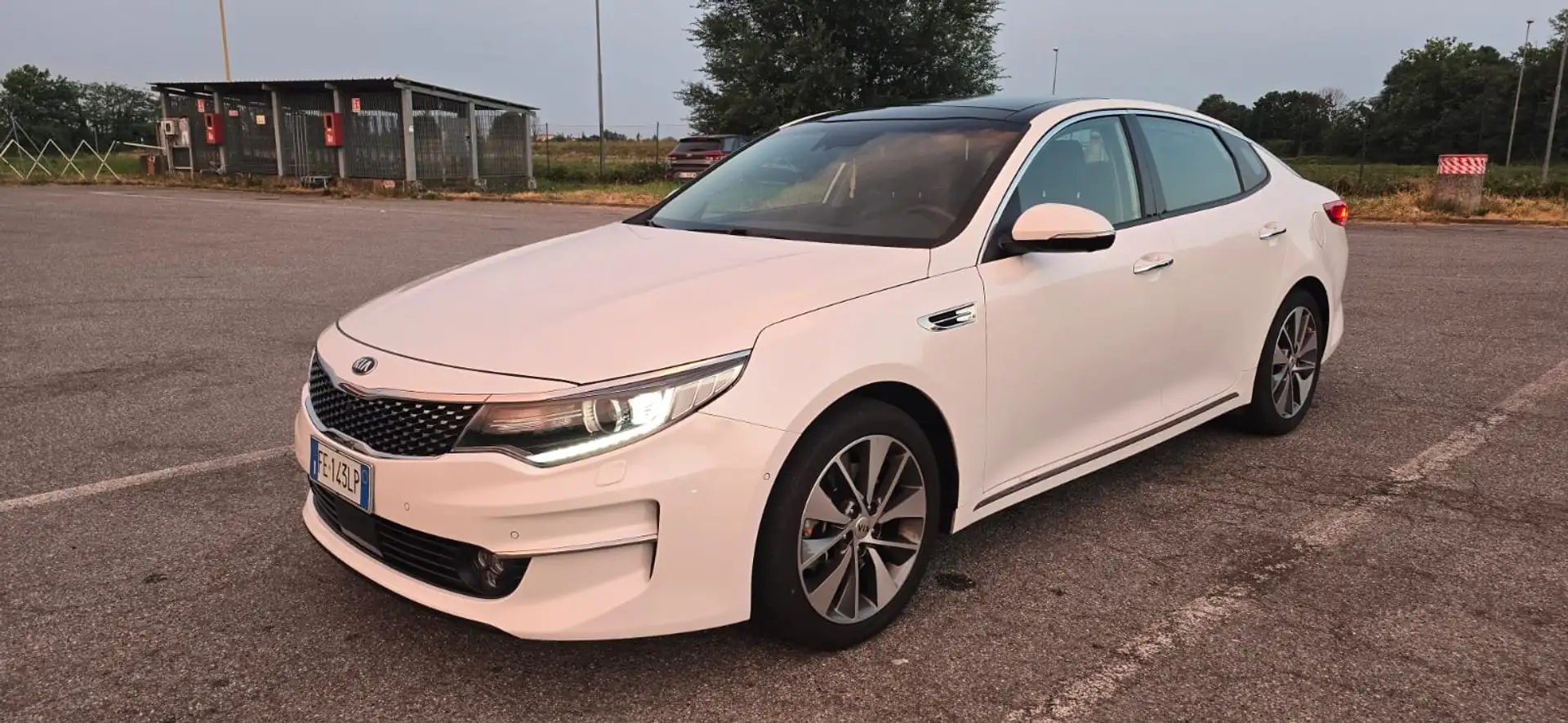 Kia Optima Optima IV 2016 1.7 crdi Class 141cv dct Blanc - 1