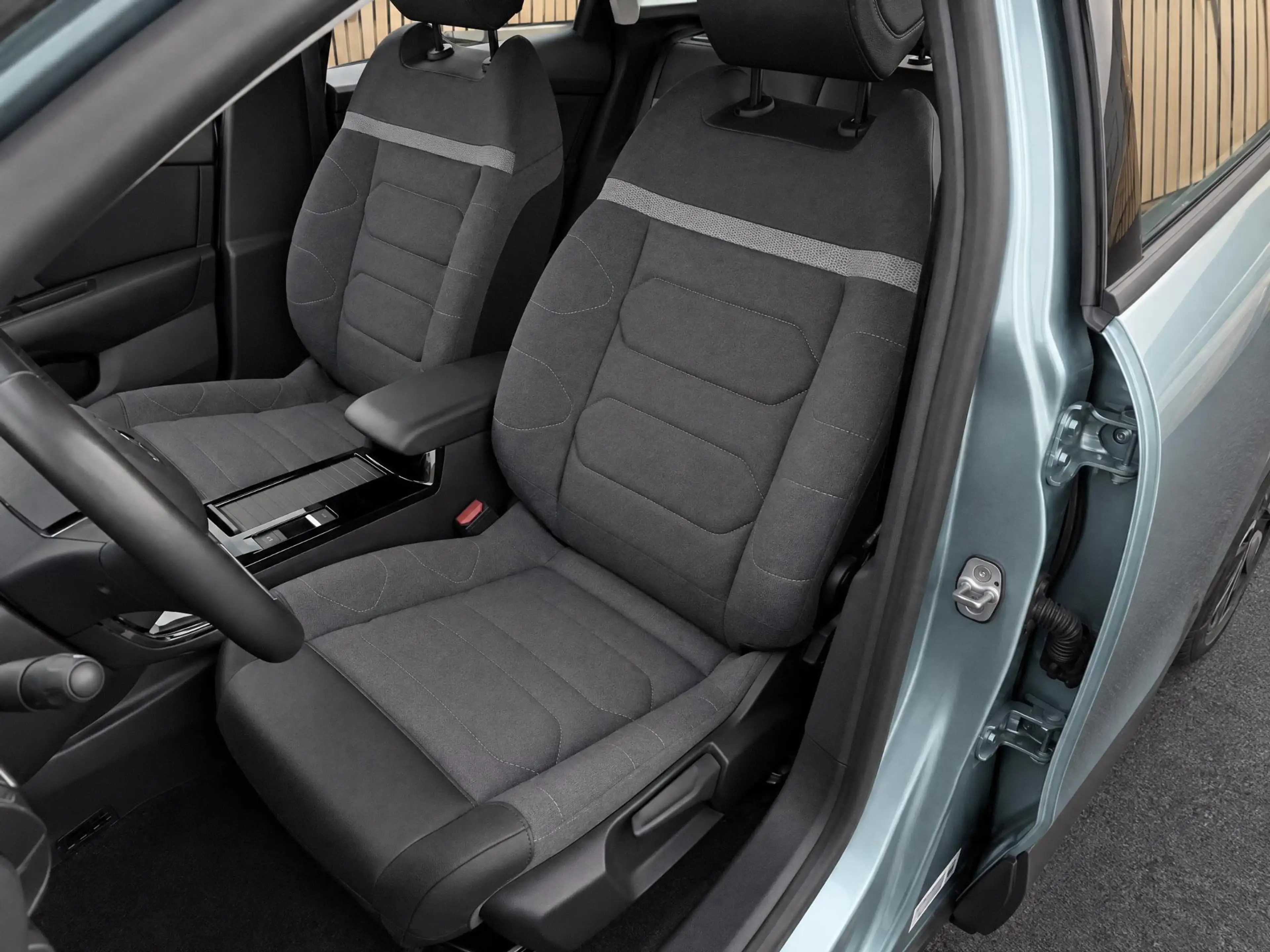 Citroen E-C4 Electric Feel Pack 50 kWh | Camera/Navi/Climate — photo 7