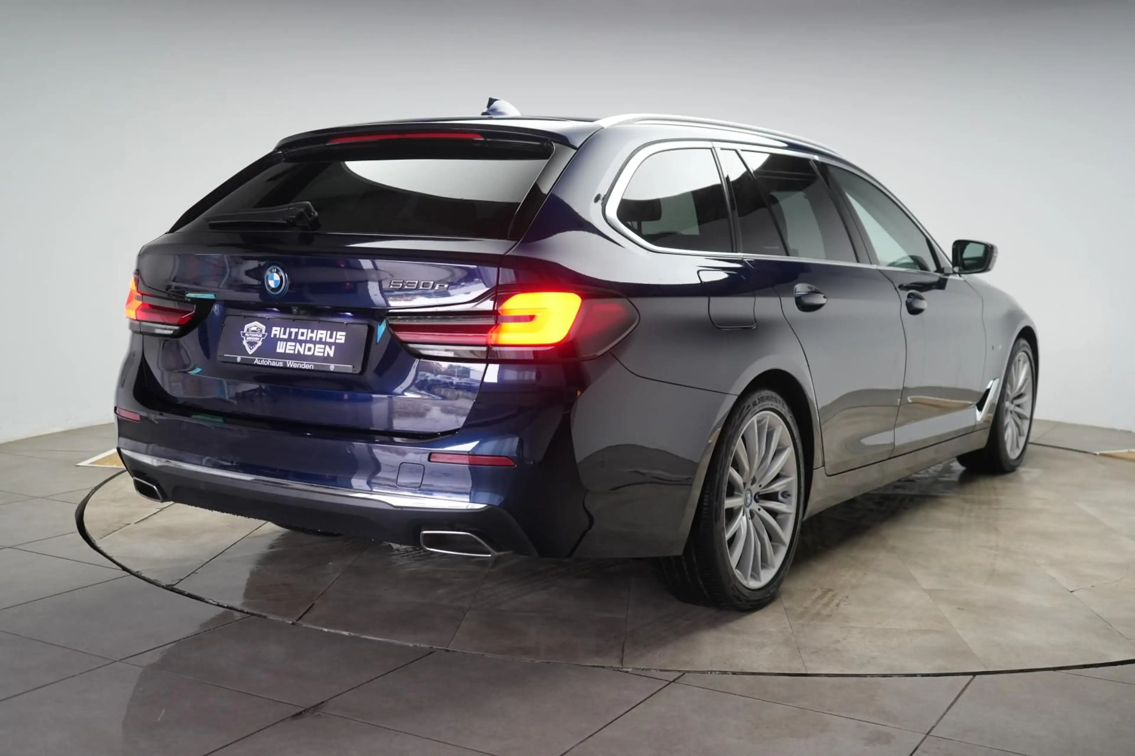 BMW 530 e Touring Luxury Line Leder/Temp/Kamera/Virt — photo 6