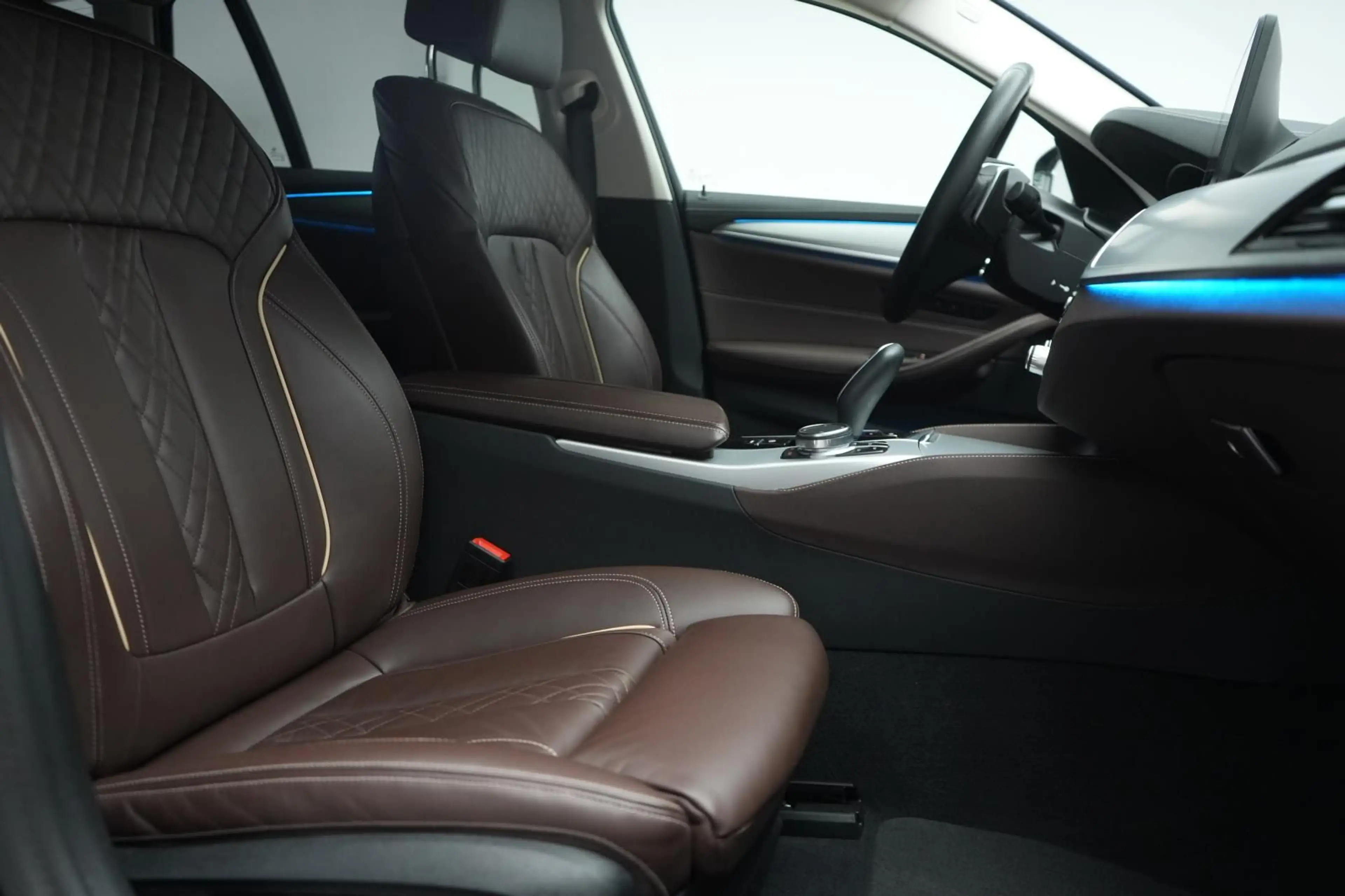 BMW 530 e Touring Luxury Line Leder/Temp/Kamera/Virt — photo 7