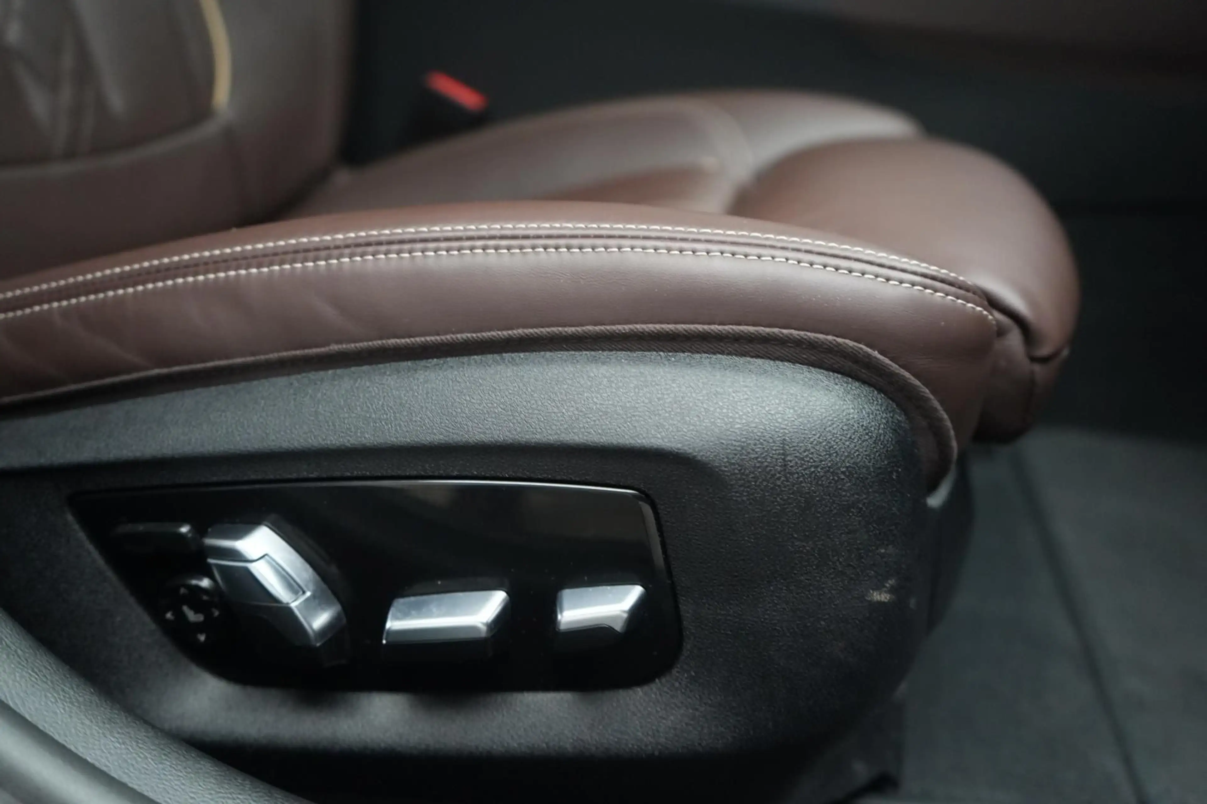 BMW 530 e Touring Luxury Line Leder/Temp/Kamera/Virt — photo 9