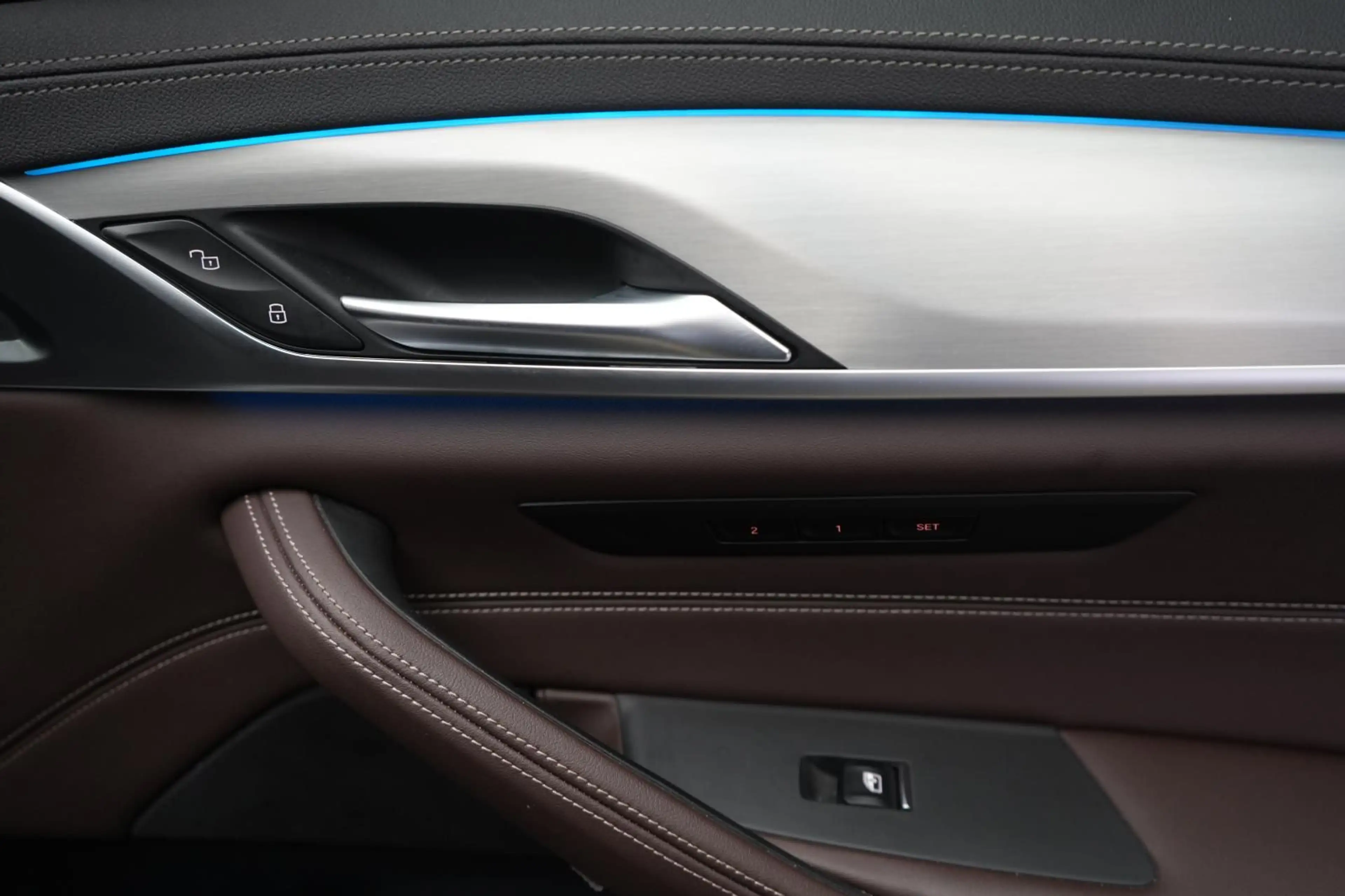 BMW 530 e Touring Luxury Line Leder/Temp/Kamera/Virt — photo 11