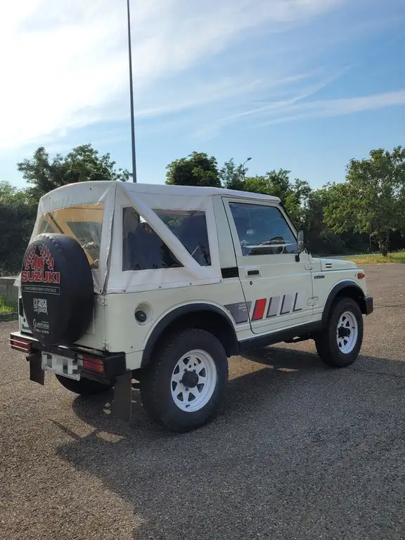 Suzuki SJ 410 1988 из Европы — купить под ключ