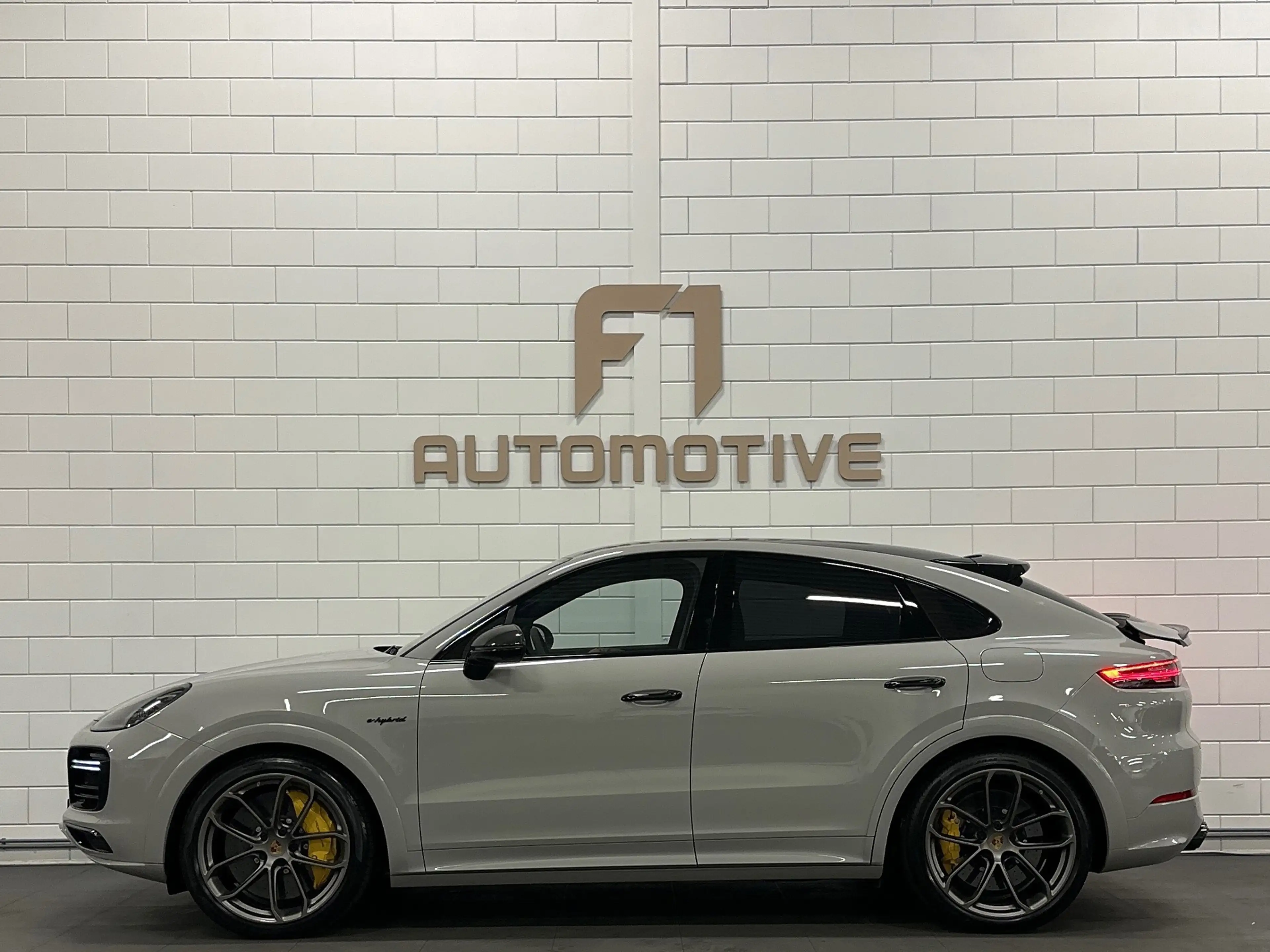 Porsche Cayenne Coupé 4.0 Turbo S E-Hybrid Carbon|Ceramic|VOL — photo 10