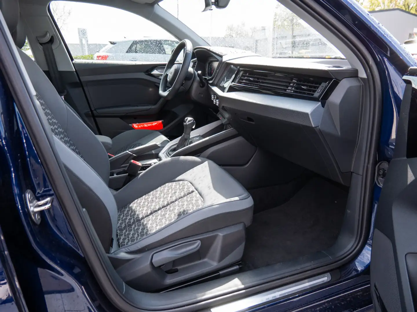 Audi A1 Sportback 1.0 TFSI KLIMA PDC SHZ LED Blau - 2