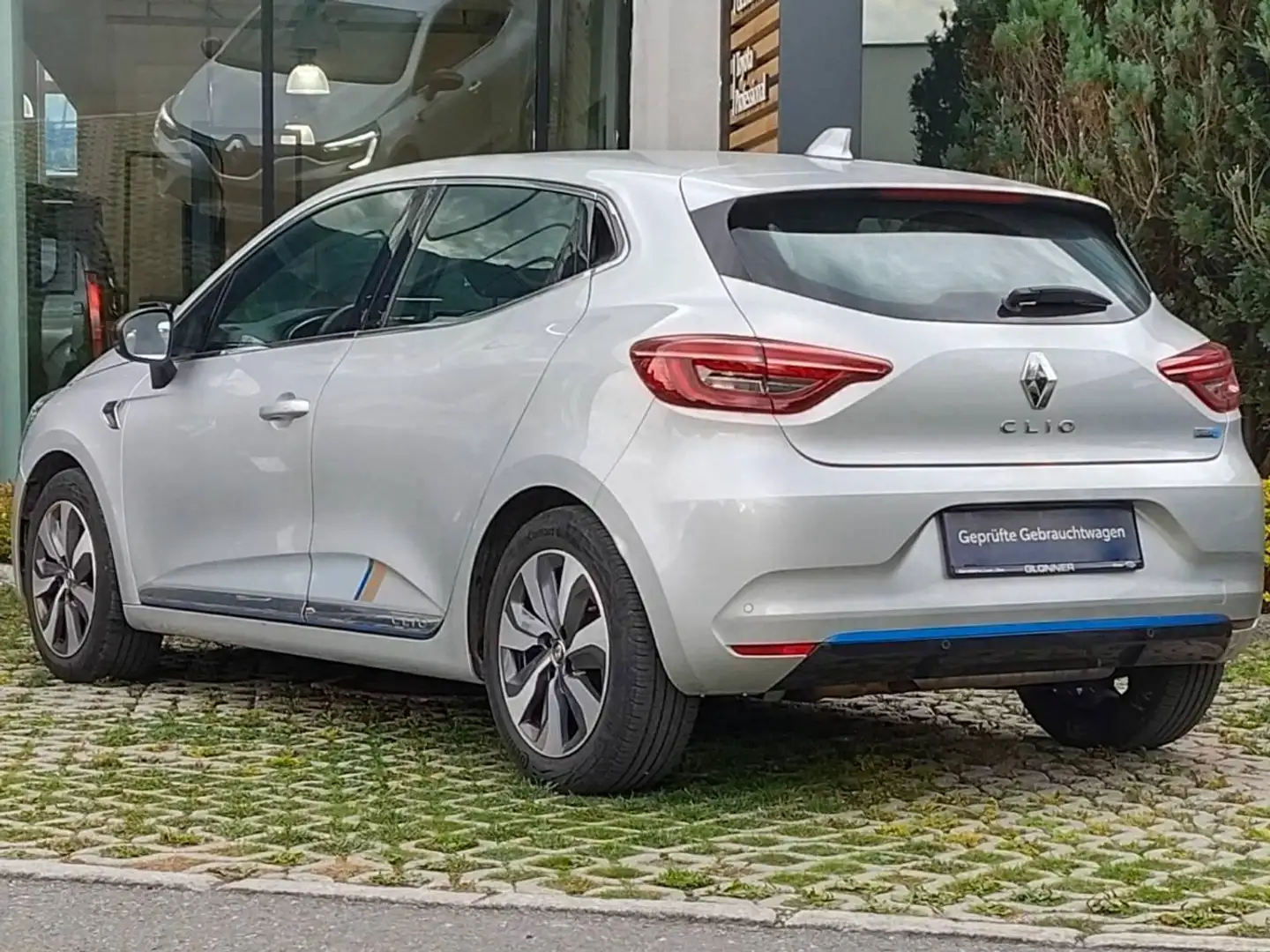 Renault Clio Limited Edition E-TECH 140 Aut. Grau - 2