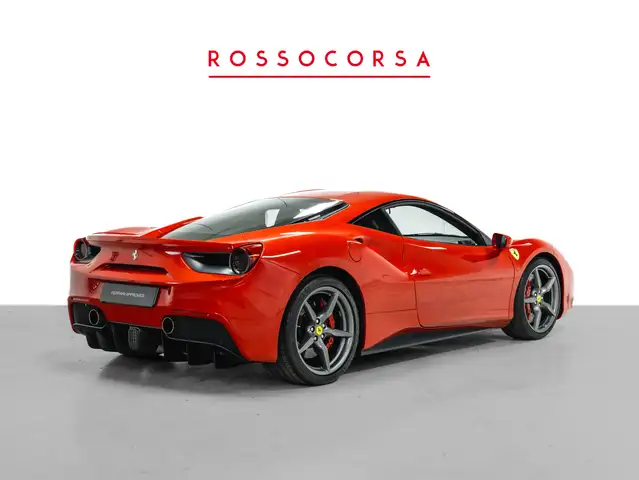 Ferrari 488 view 5