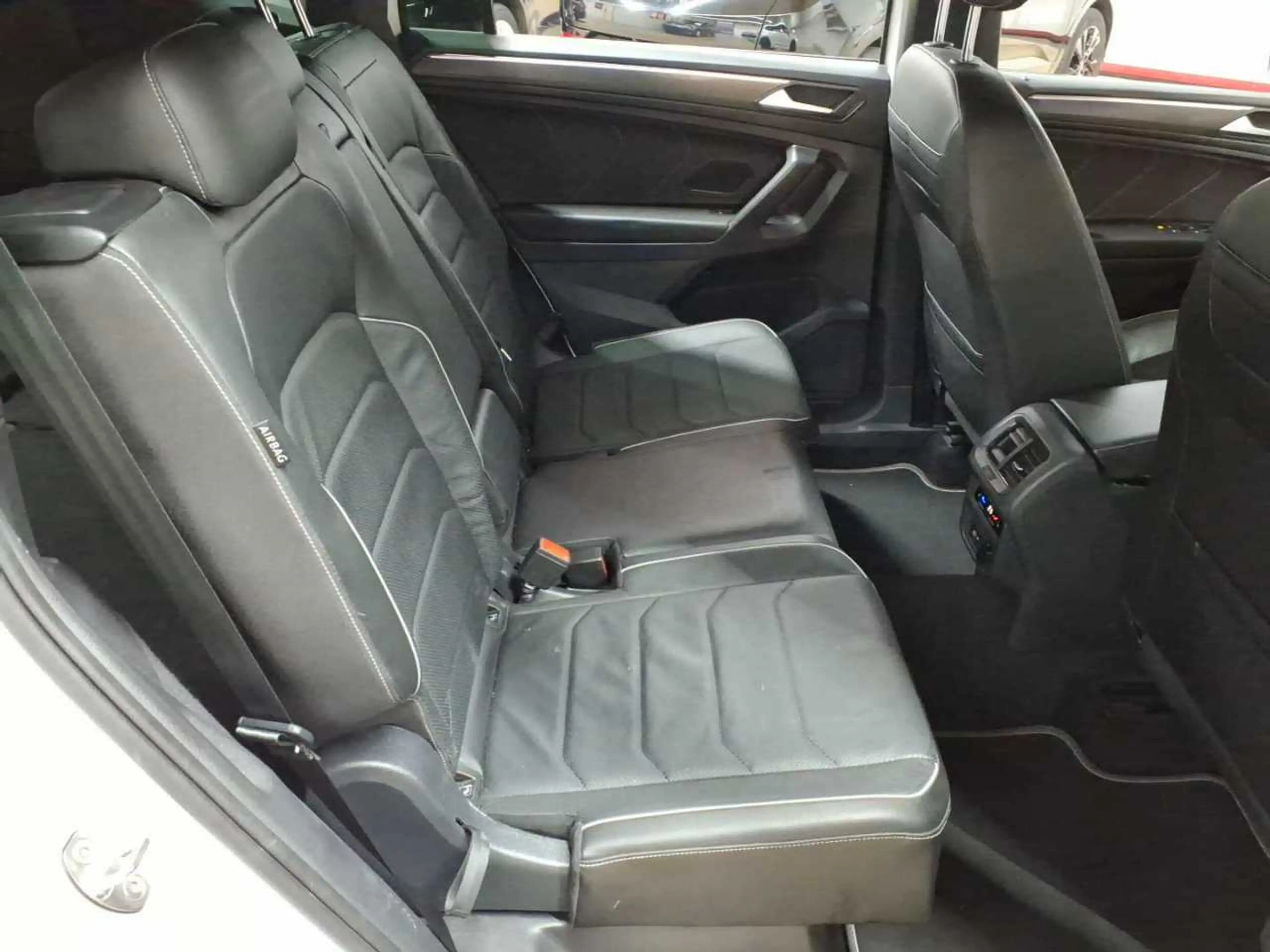 Volkswagen Tiguan Tiguan Allspace 4M R-Line 7 Si. LEDER PANO DCC — photo 14