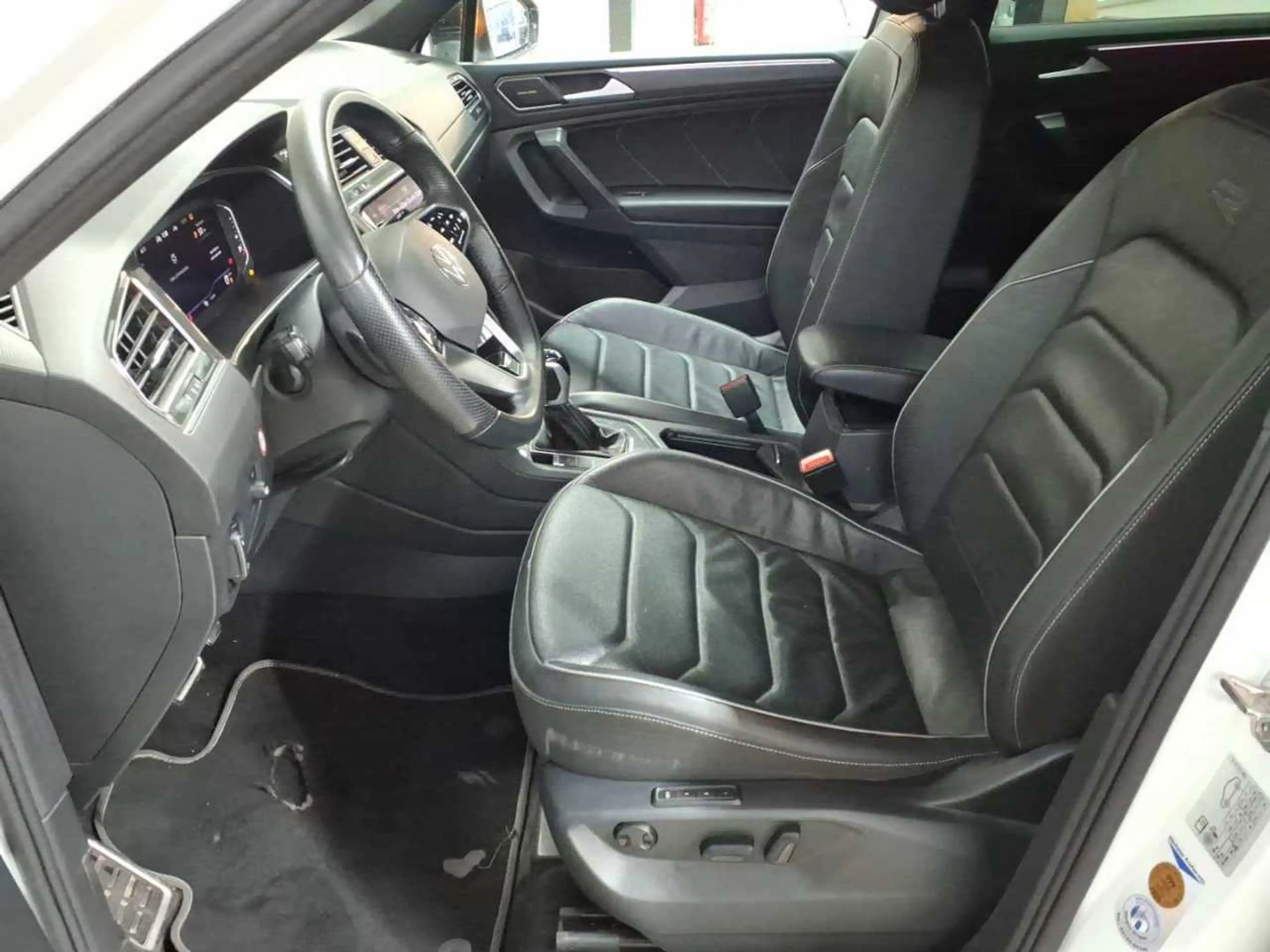Volkswagen Tiguan Tiguan Allspace 4M R-Line 7 Si. LEDER PANO DCC — photo 7