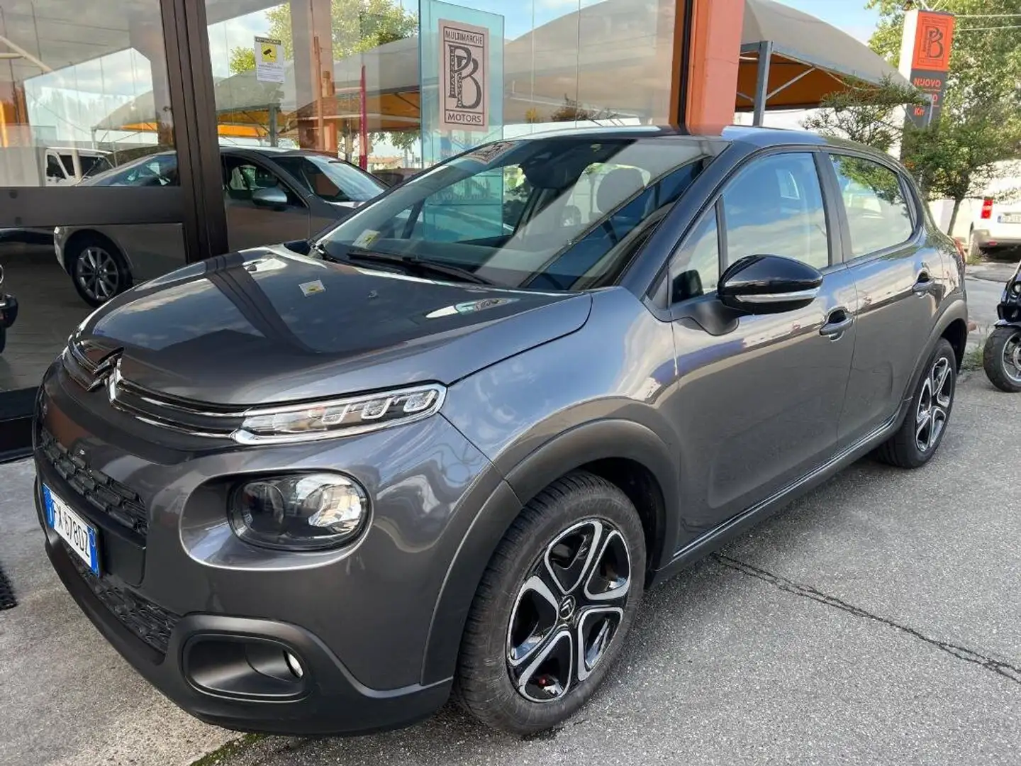 Citroen C3 1.2 puretech Feel s&s 83cv Grijs - 1