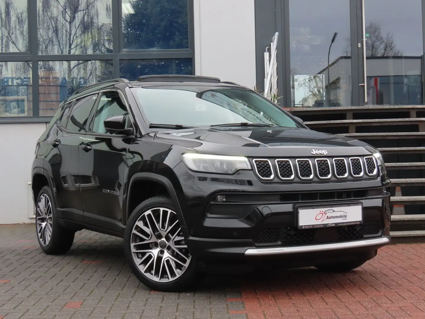 Jeep Compass 1.5l GSE T4 Autom. Pano Leder 360° Noir - 1