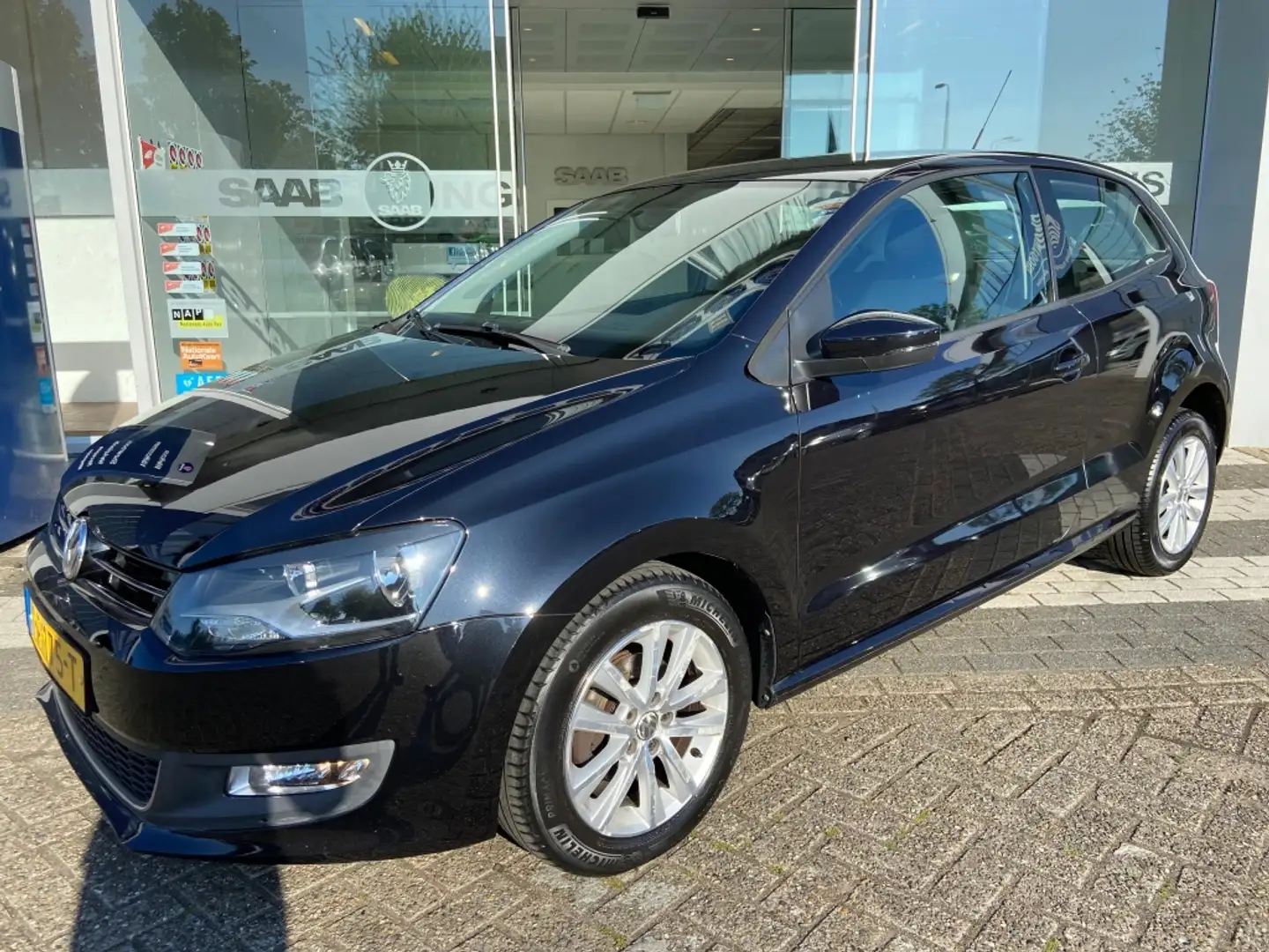 Volkswagen Polo 1.6 TDI BlueM Comfl. Zwart - 1