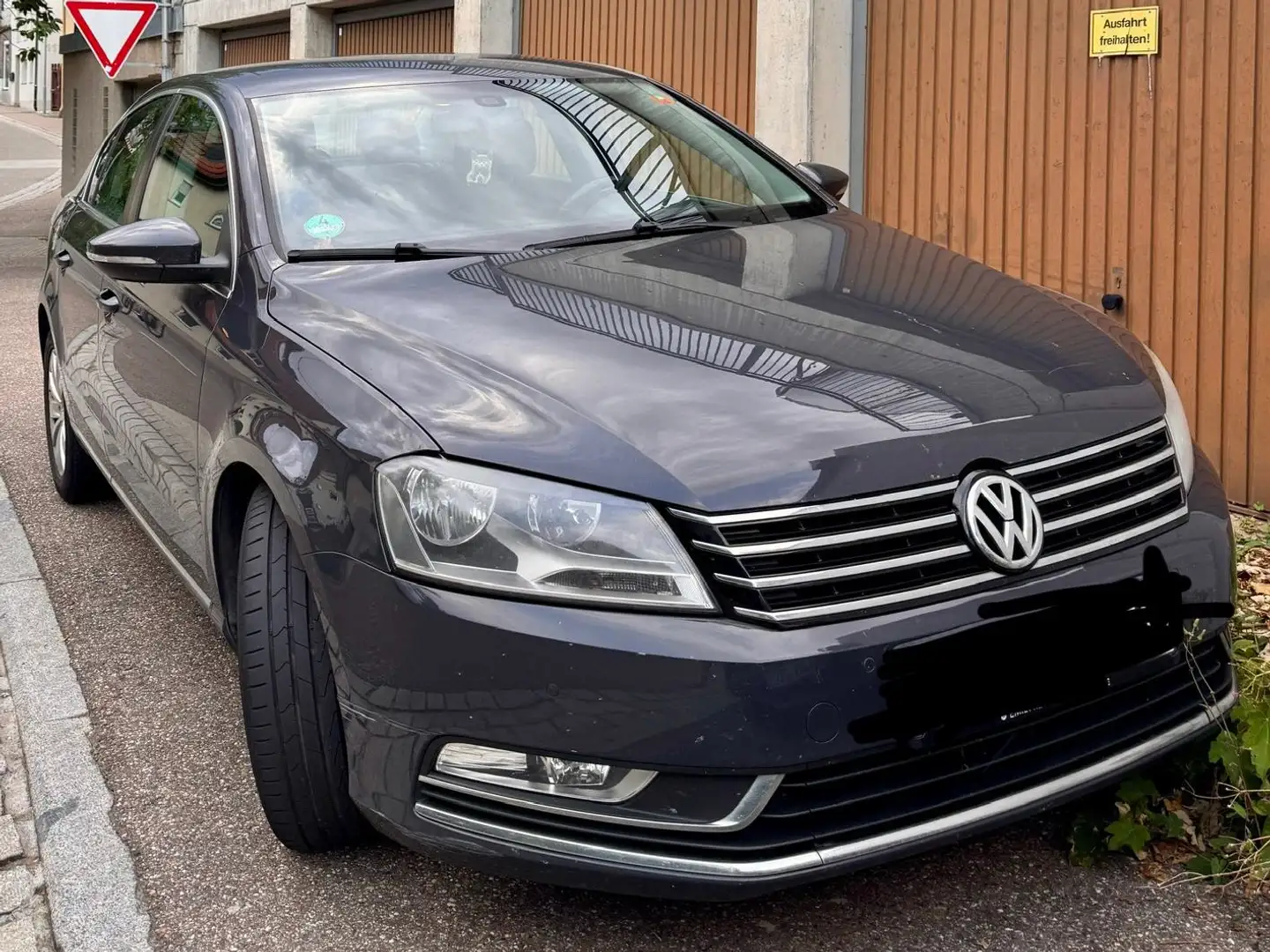 Volkswagen Passat Grey - 1