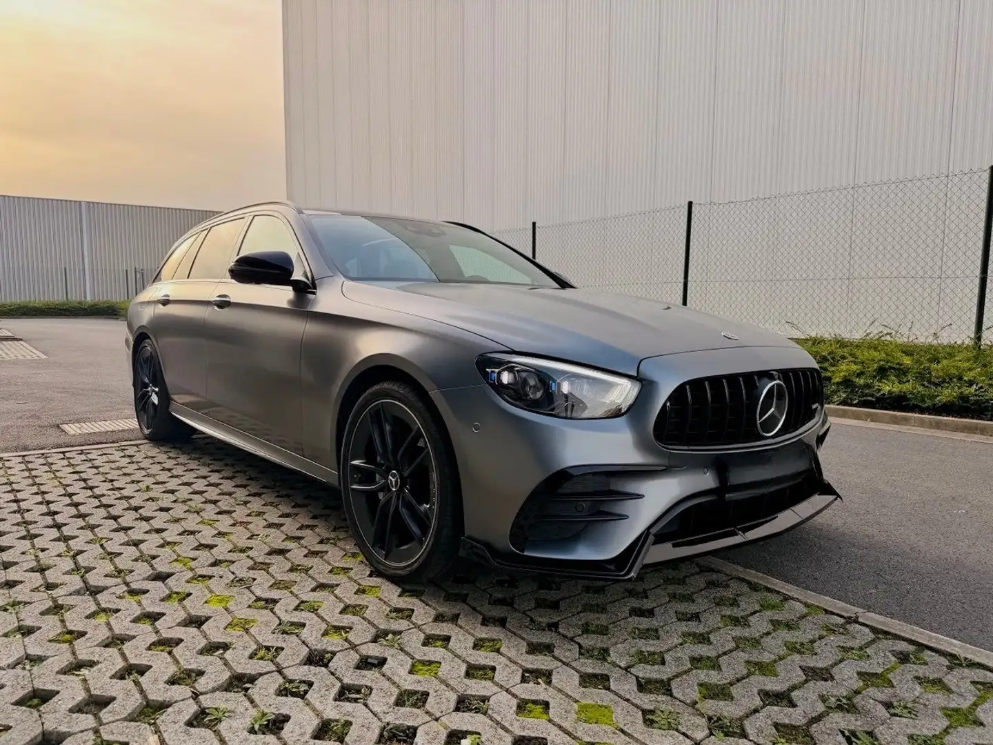 Mercedes-Benz E 53 AMG 4Matic+ Lichte Vracht Airmatic / Hud / Dash Cam Grijs - 1