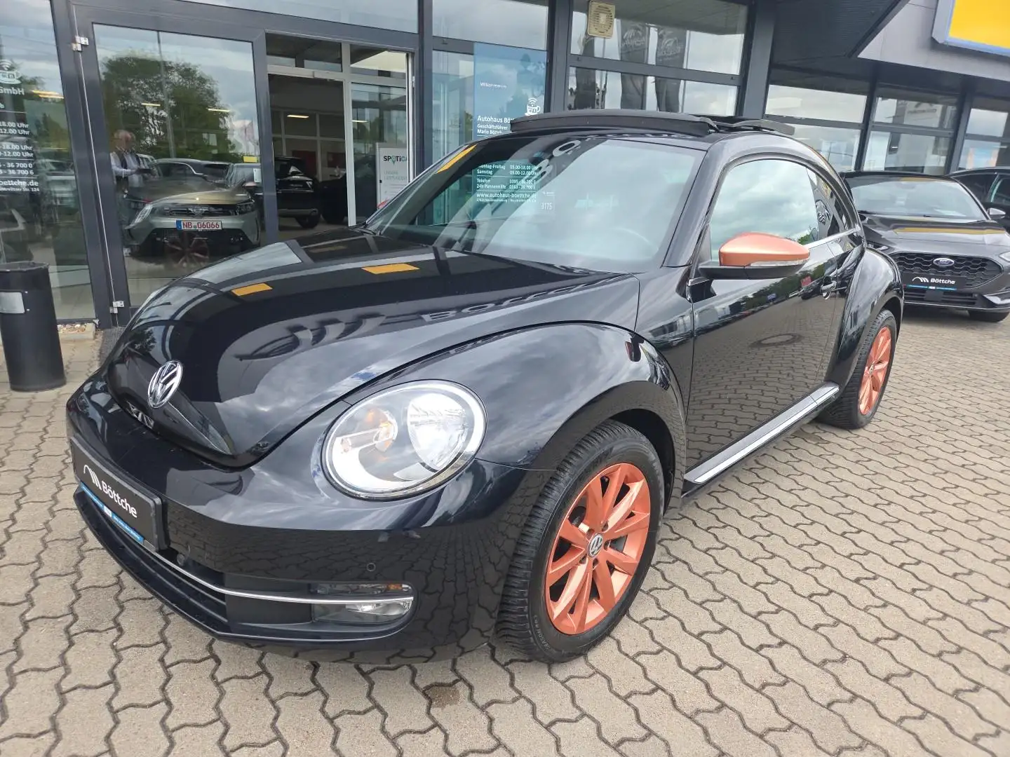 Volkswagen Beetle 1.2 TSI Club Edition Schwarz - 1